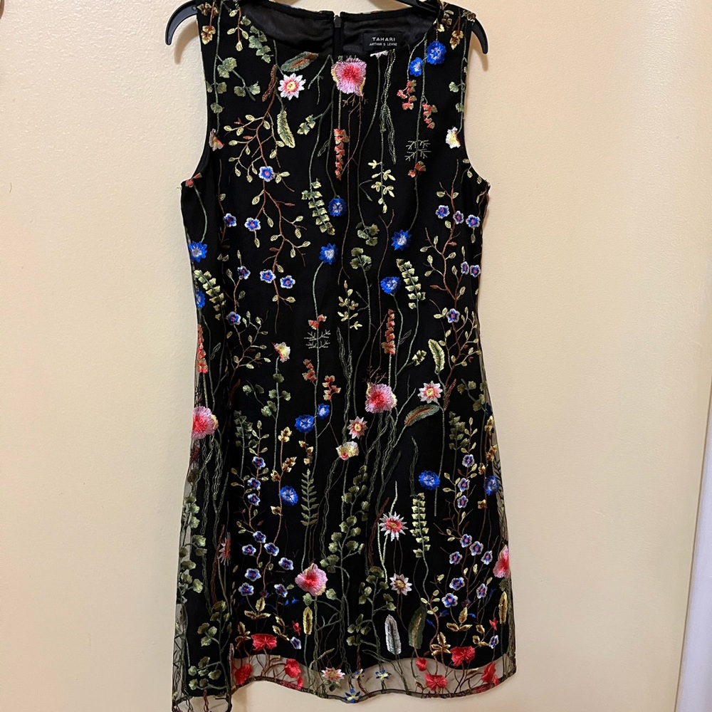 Tahari brand summer dress black with flowers